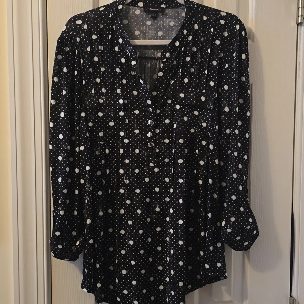 COCOMO BRAND WOMANS BLACK & WHITE DOTS TUNIC TOP SIZE LARGE